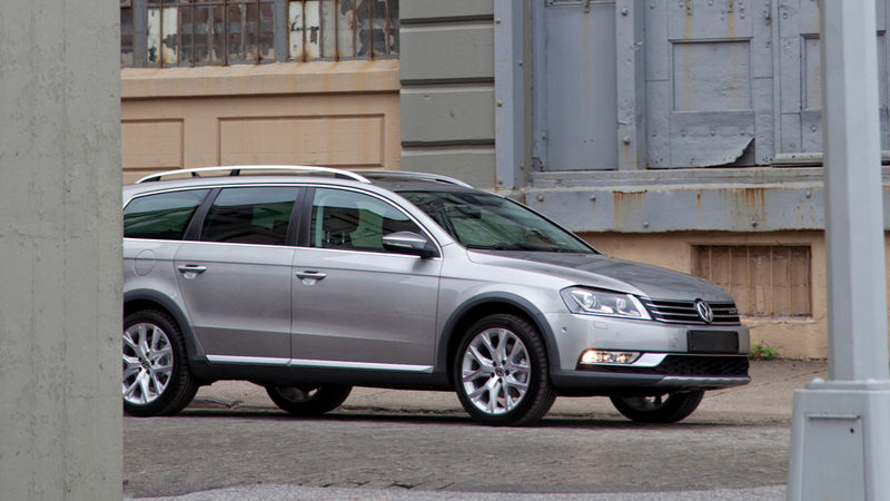 Illustration for article titled Volkswagen Alltrack Concept Is Another Way To Say 'Wagon'